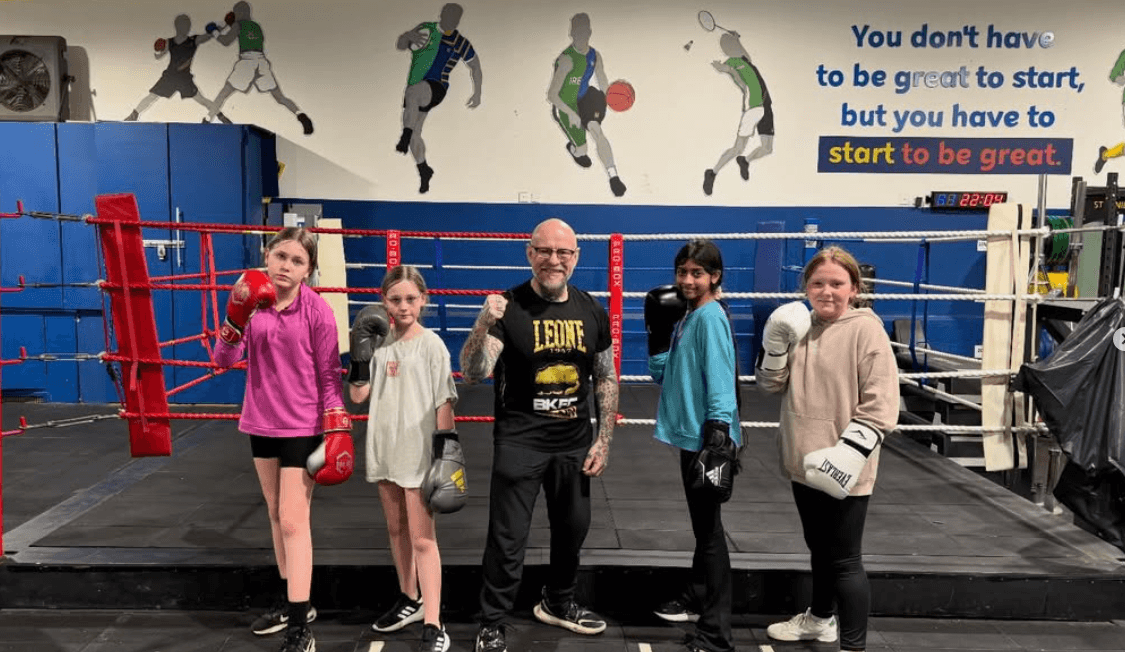 Angels Boxing action photo 3