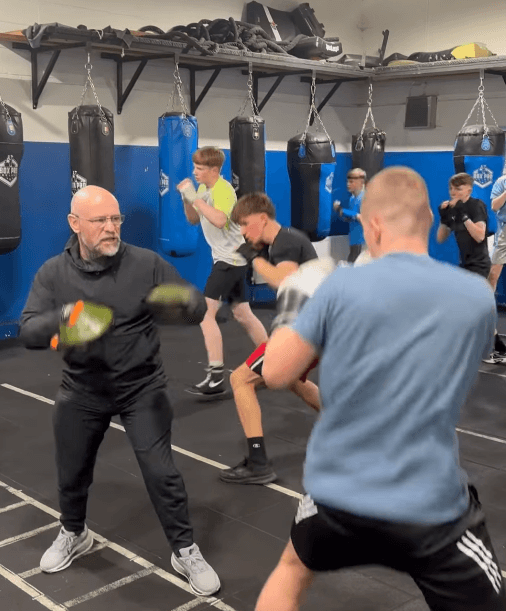 Angels Boxing action photo 1