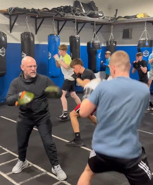 Angels Boxing action photo 1